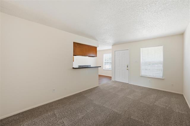 504 Kings Way Dr in Mansfield, TX - Foto de edificio - Building Photo