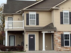 1260 Lehigh Station Rd in Henrietta, NY - Building Photo