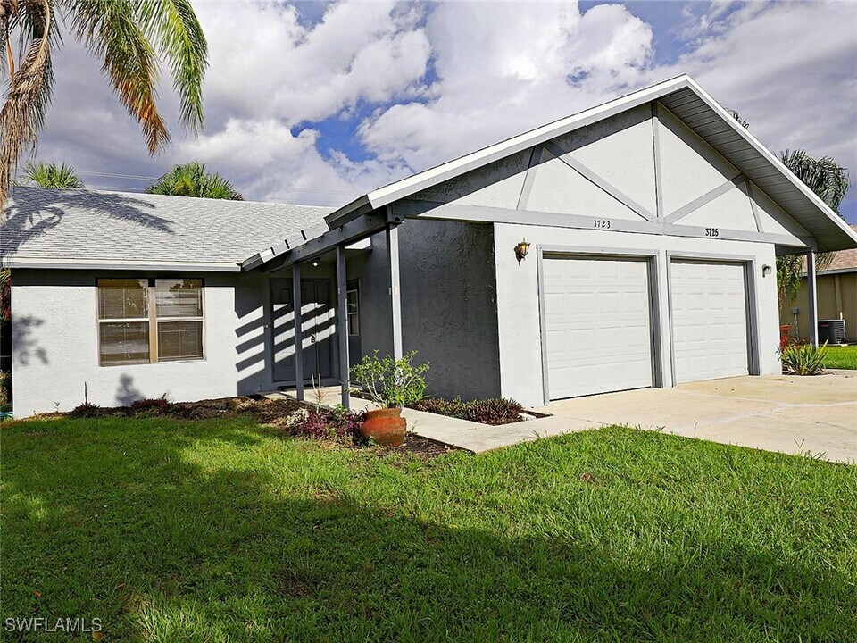 3723 Skyline Blvd in Cape Coral, FL - Building Photo