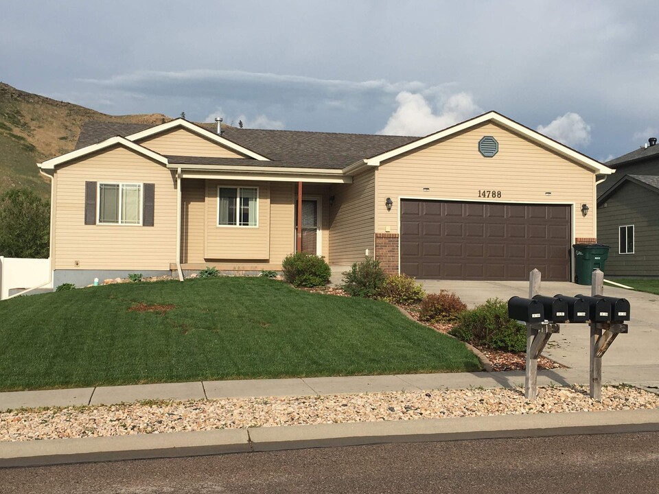 14788 Whistler Ct in Summerset, SD - Foto de edificio