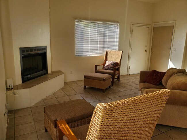 1409 E Elm St, Unit #1 - 5 bed 3 bath in Tucson, AZ - Building Photo - Building Photo