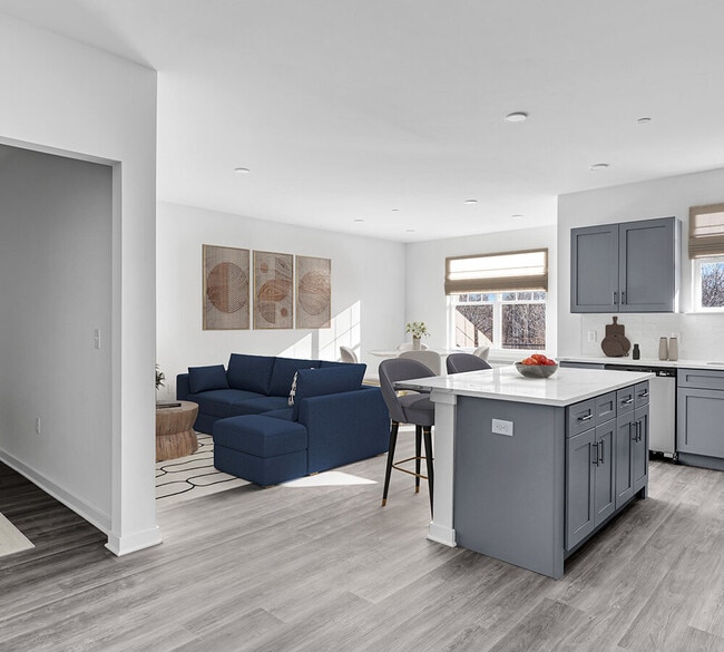 Jefferson Place Apartments in Jefferson, NJ - Foto de edificio - Building Photo