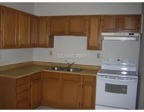 211 Zinc St in Henderson, NV - Building Photo - Building Photo