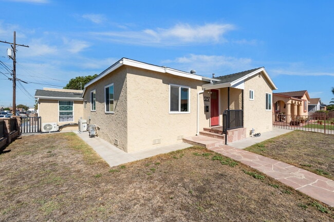 13312 Lemoli Ave, Unit 3257 W 134TH STREET in Hawthorne, CA - Building Photo - Building Photo