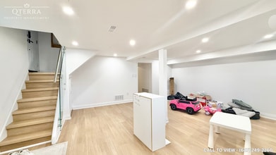 16 Senlac Rd in Toronto, ON - Building Photo - Building Photo