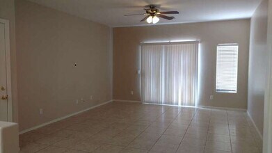 166 E Calle Puente Lindo in Sahuarita, AZ - Building Photo - Building Photo