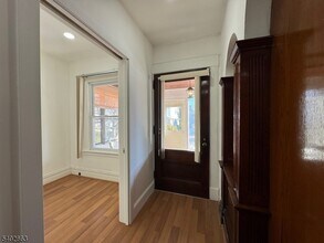 4 Claremont Pl in Montclair, NJ - Building Photo - Building Photo