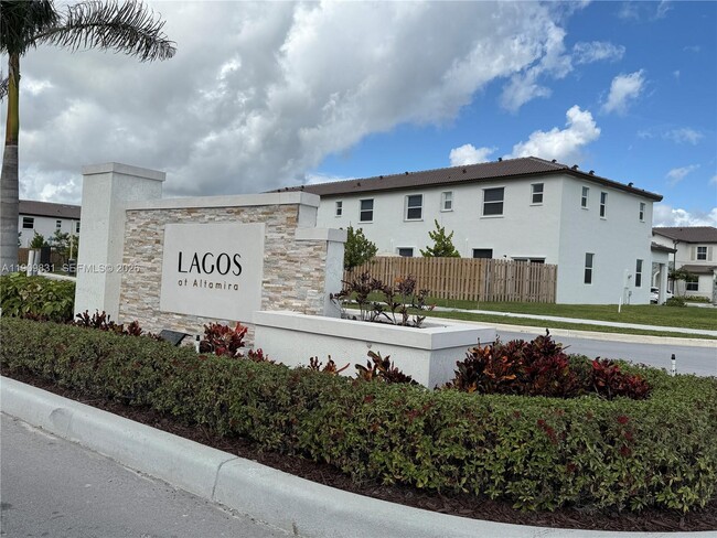 2490 SE 29th St in Homestead, FL - Foto de edificio - Building Photo
