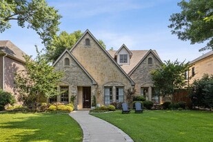 2704 Amherst Ave in Dallas, TX - Building Photo