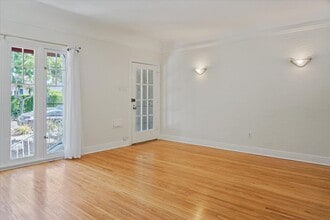 463 Westmount Dr in West Hollywood, CA - Building Photo - Building Photo