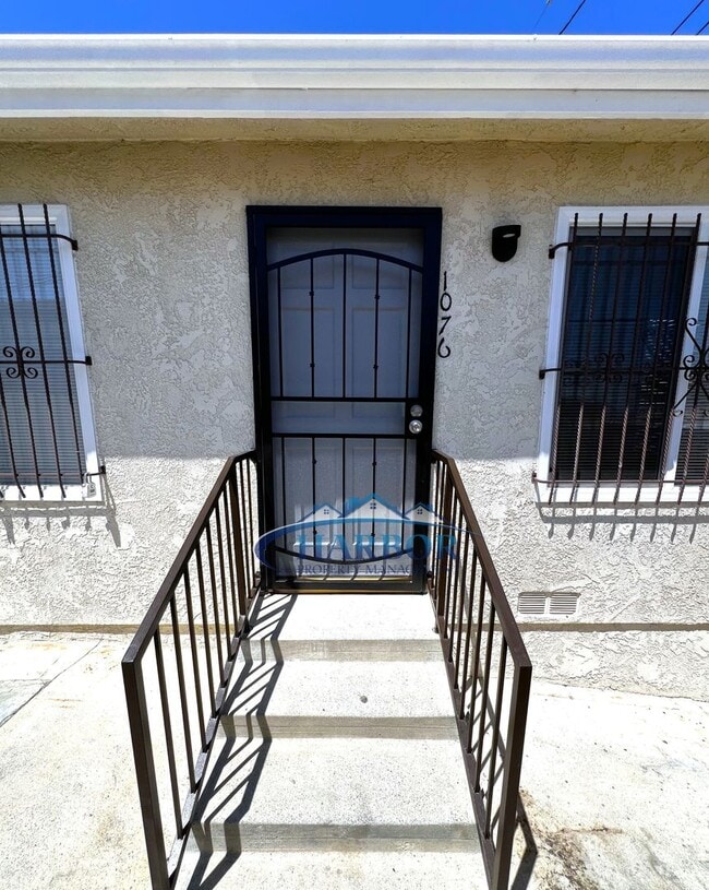 1072 W 21st St in Los Angeles, CA - Building Photo - Building Photo