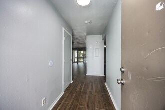 6519 W Newberry Rd in Gainesville, FL - Building Photo - Building Photo