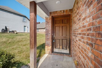 207 S Woodsprings Dr in Fayetteville, AR - Building Photo - Building Photo