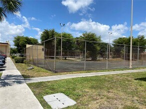 2840 NW 55th Ave in Lauderhill, FL - Building Photo - Building Photo