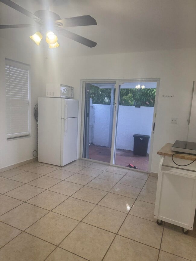 3335 W 8th Ave in Hialeah, FL - Building Photo - Building Photo