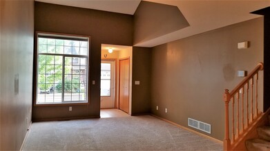 725 Evergreen Cir in Hudson, WI - Building Photo - Building Photo