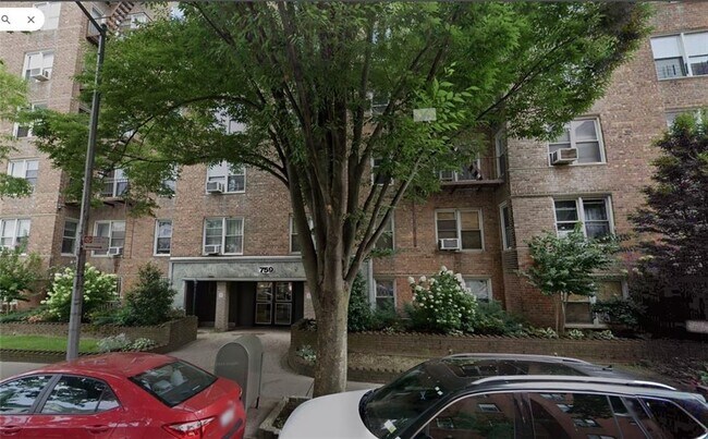 759 E 10th St in Brooklyn, NY - Building Photo - Building Photo