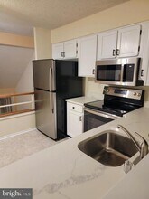 20573 Summersong Ln in Germantown, MD - Foto de edificio - Building Photo