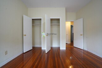 1120 Commonwealth Ave, Unit 8 in Boston, MA - Foto de edificio - Building Photo