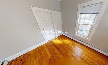 26 Hingham St, Unit 1 in Cambridge, MA - Building Photo - Building Photo