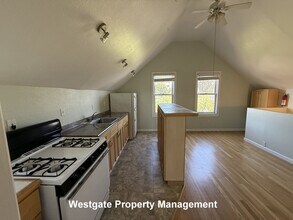 15 Stanley St in Petaluma, CA - Building Photo - Building Photo