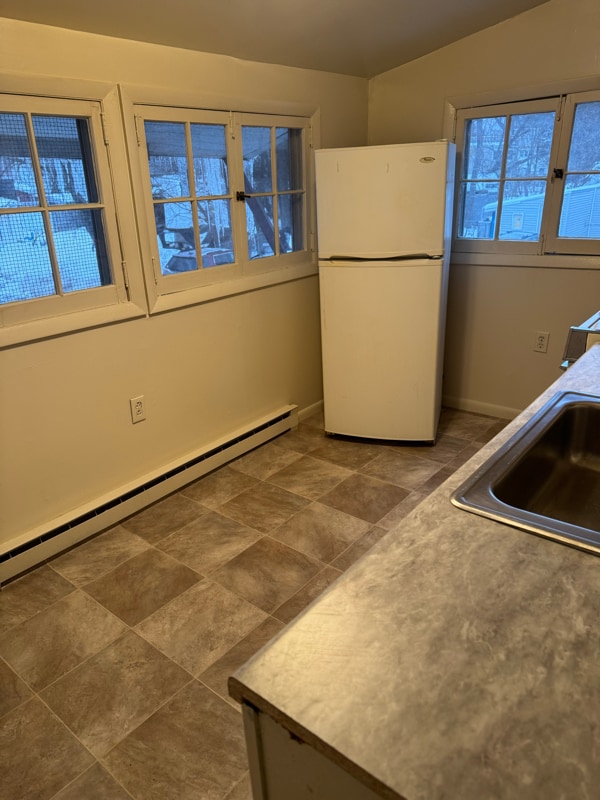 281-283-283 Main St, Unit #2 in Hudson Falls, NY - Foto de edificio - Building Photo