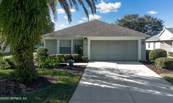 1325 Fairway Village Dr in Orange Park, FL - Building Photo