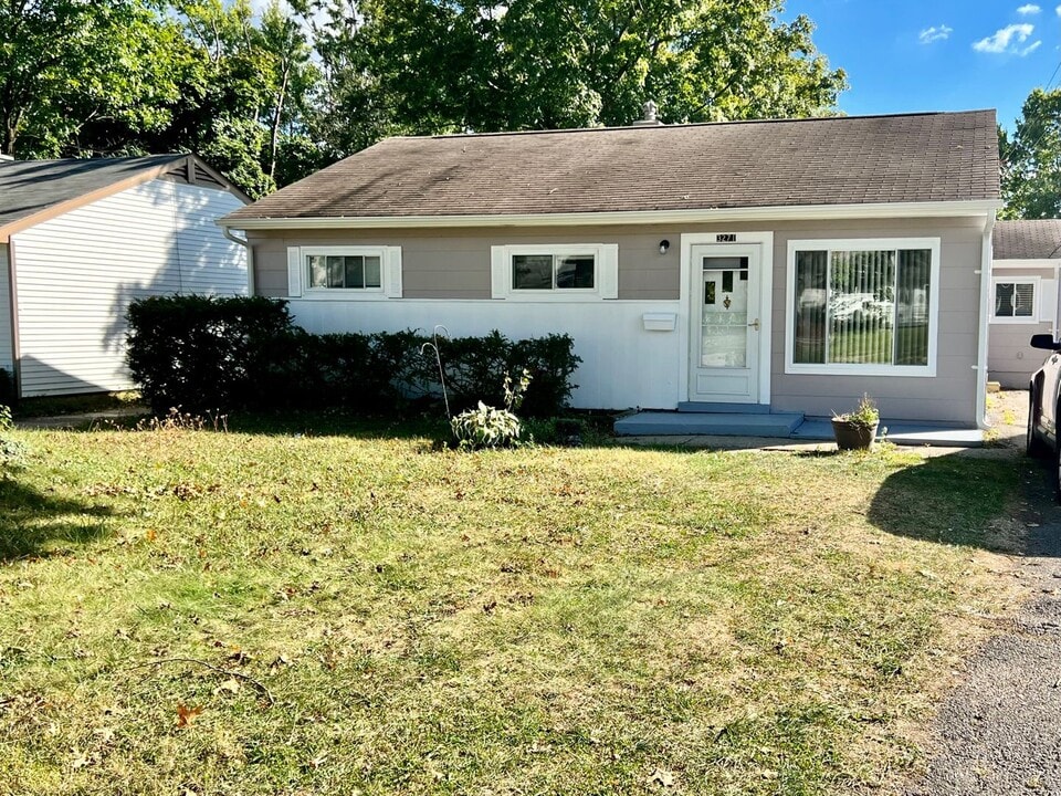 3271 Rinda Ln in Cincinnati, OH - Building Photo