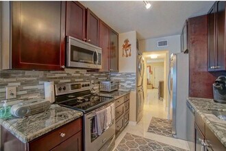 2606 N 38th Ave in Hollywood, FL - Building Photo - Building Photo