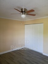 1017 Griffin Rd in Lakeland, FL - Building Photo