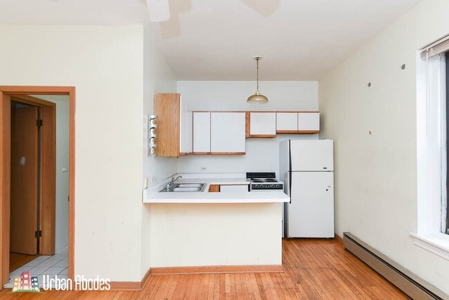 604 W Barry Ave, Unit M06B in Chicago, IL - Building Photo - Building Photo