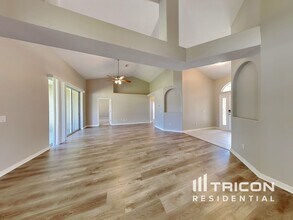 9 Point Pl in Palm Coast, FL - Foto de edificio - Building Photo