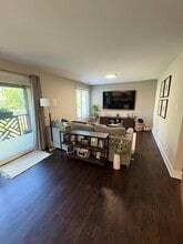 1704 Lakecliffe Dr in Wheaton, IL - Building Photo - Building Photo
