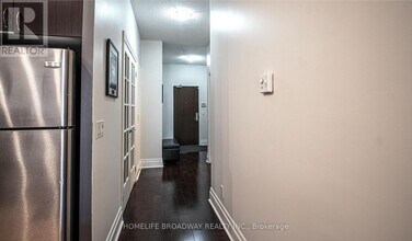 1 Upper Duke Crescent in Markham, ON - Building Photo - Building Photo