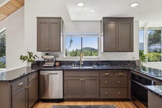 85 Ridge Rd in Fairfax, CA - Building Photo - Building Photo