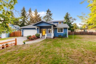 14237 76th Pl NE in Kirkland, WA - Building Photo