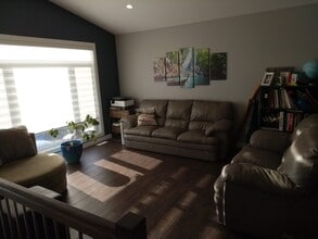 166 Cougar Crescent in Thunder Bay, ON - Building Photo - Building Photo