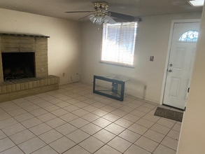 1021 W Edgewater Dr in Tucson, AZ - Foto de edificio - Building Photo