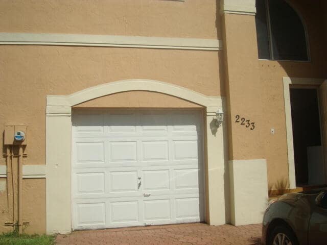 2233 NW 161st Ave in Pembroke Pines, FL - Building Photo - Building Photo