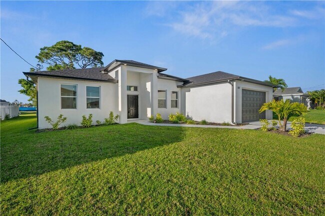 1515 Nelson Rd N in Cape Coral, FL - Building Photo - Building Photo