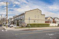 208 Beach 124th St in Rockaway Park, NY - Foto de edificio - Building Photo