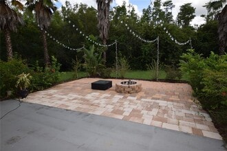 1051 N Breeze Ct in Orlando, FL - Building Photo - Building Photo