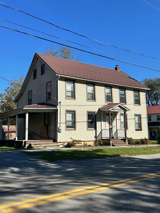 13121 Main St in Fort Loudon, PA - Foto de edificio