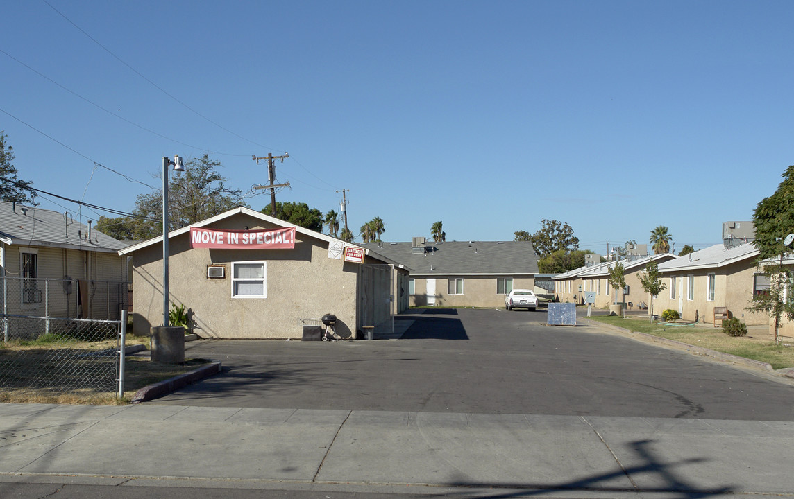 1052 S 8th St in Fresno, CA - Building Photo