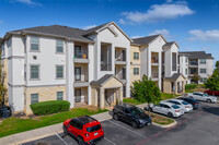 Pecan Springs in San Antonio, TX - Foto de edificio - Building Photo