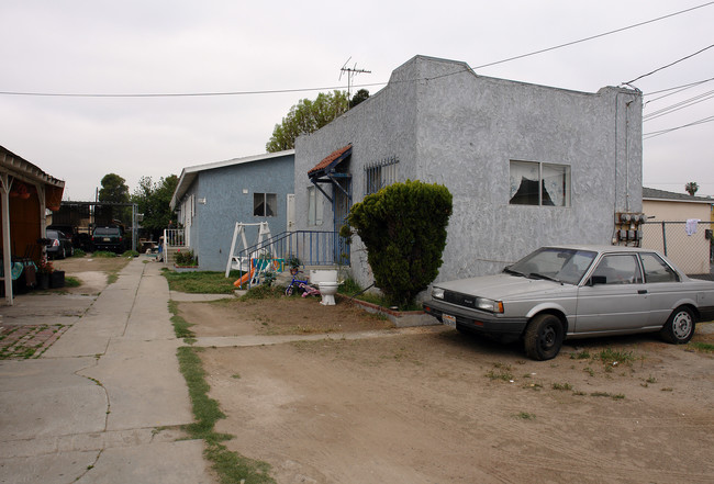 10907 Freeman Ave in Inglewood, CA - Building Photo - Building Photo