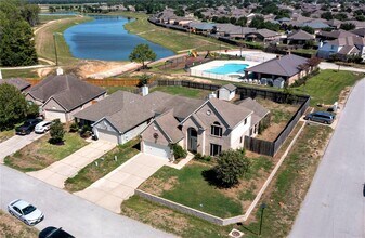 21499 Pleasant Forest Dr in Porter, TX - Building Photo - Building Photo