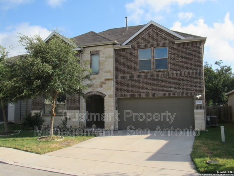 5519 Burr Bluff in San Antonio, TX - Foto de edificio