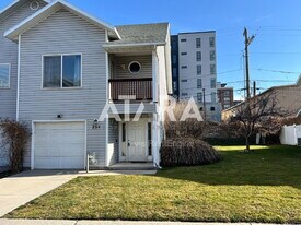 254 Bliss Ct in Salt Lake City, UT - Building Photo