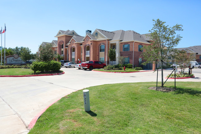 Campanile at Jones Creek in Richmond, TX - Foto de edificio - Building Photo